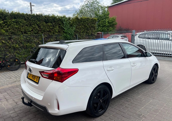 Toyota Auris cena 46500 przebieg: 218000, rok produkcji 2013 z Jedwabne małe 466